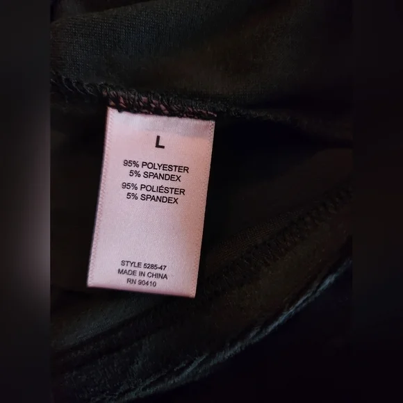 Juicy Couture 2 Piece  Velour Loungewear Short set, Black w/ Pink Studded Logo - Picture 8 of 8